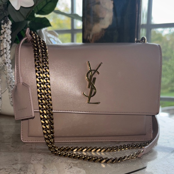 Saint Laurent SUNSET MEDIUM IN SMOOTH LEATHER
DARK BEIGE - Picture 1 of 13